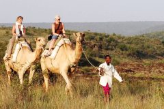 Sosian-camel-riding-along-the-river_02